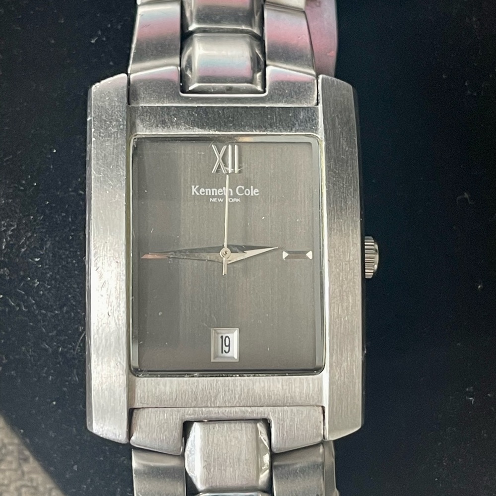 Men’s Kenneth Cole stainless steel perfect condition!